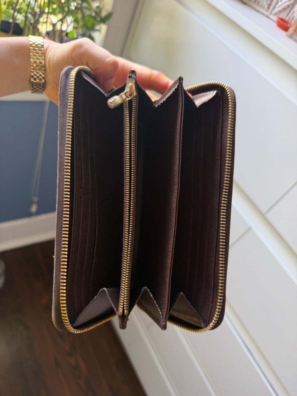 Louis Vuitton Brown Checkered Zip-Around Wallet - Picture 4 of 4